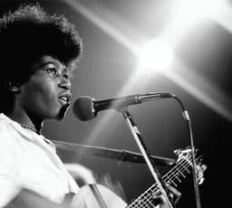 Release Cover Joan Armatrading - Performance Classics: Steppin' Out Live