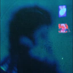 Release Cover Aly, bloody white - bloody bag