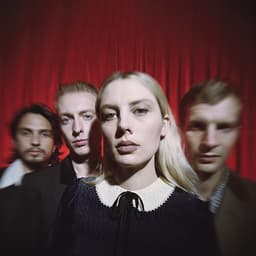 Release Cover Wolf Alice - Blue Weekend (Tour Deluxe)