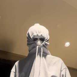 Release Cover bloody white - creep