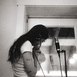 Release Cover Lizzy McAlpine - Older (and Wiser)